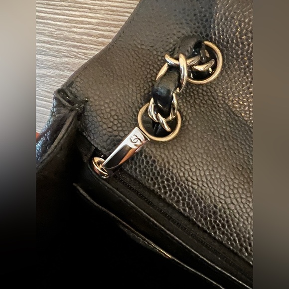 CHANEL Black Caviar Quilted Jumbo Single Flap Black - Picture 10 of 14